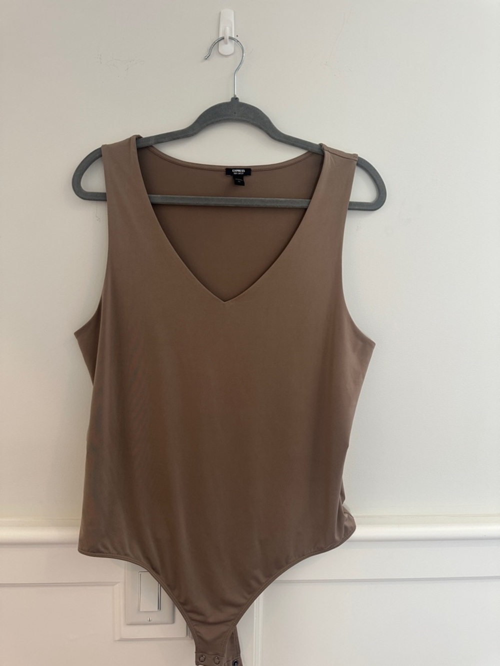Express Taupe V-Neck Sleeveless Bodysuit